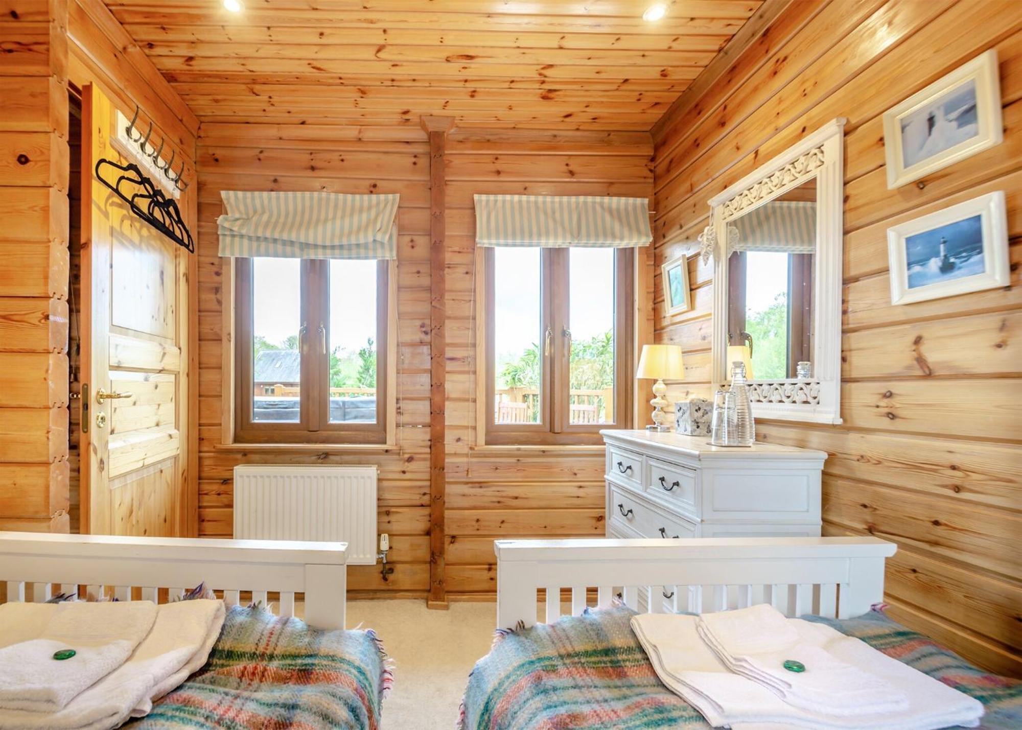 Anglesey Lakeside Lodges Menai Bridge Oda fotoğraf