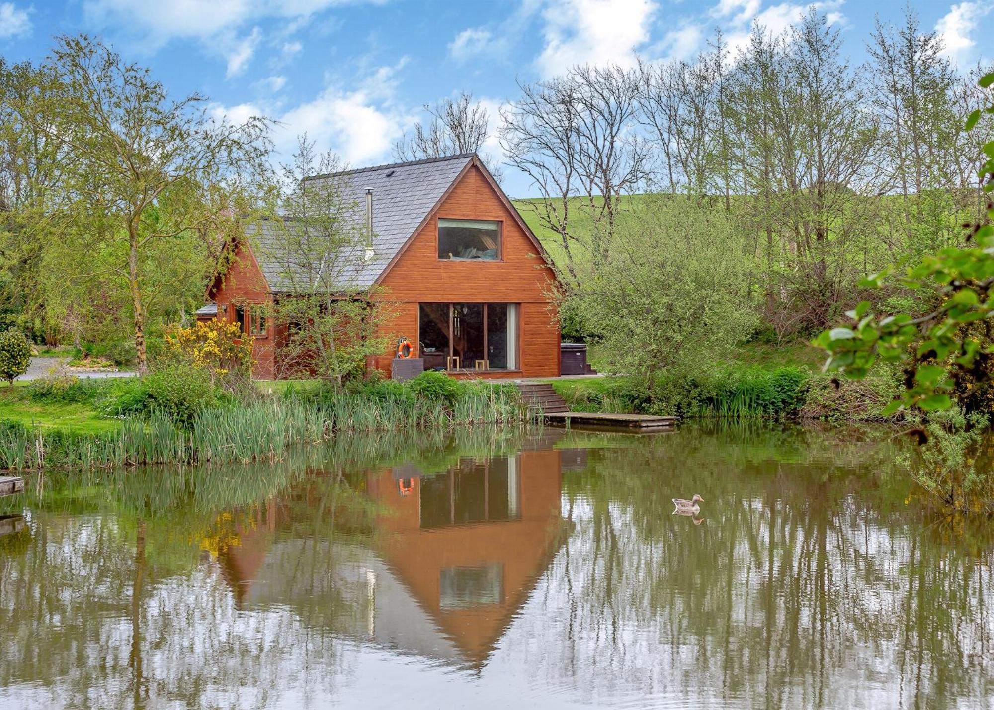 Anglesey Lakeside Lodges Menai Bridge Dış mekan fotoğraf