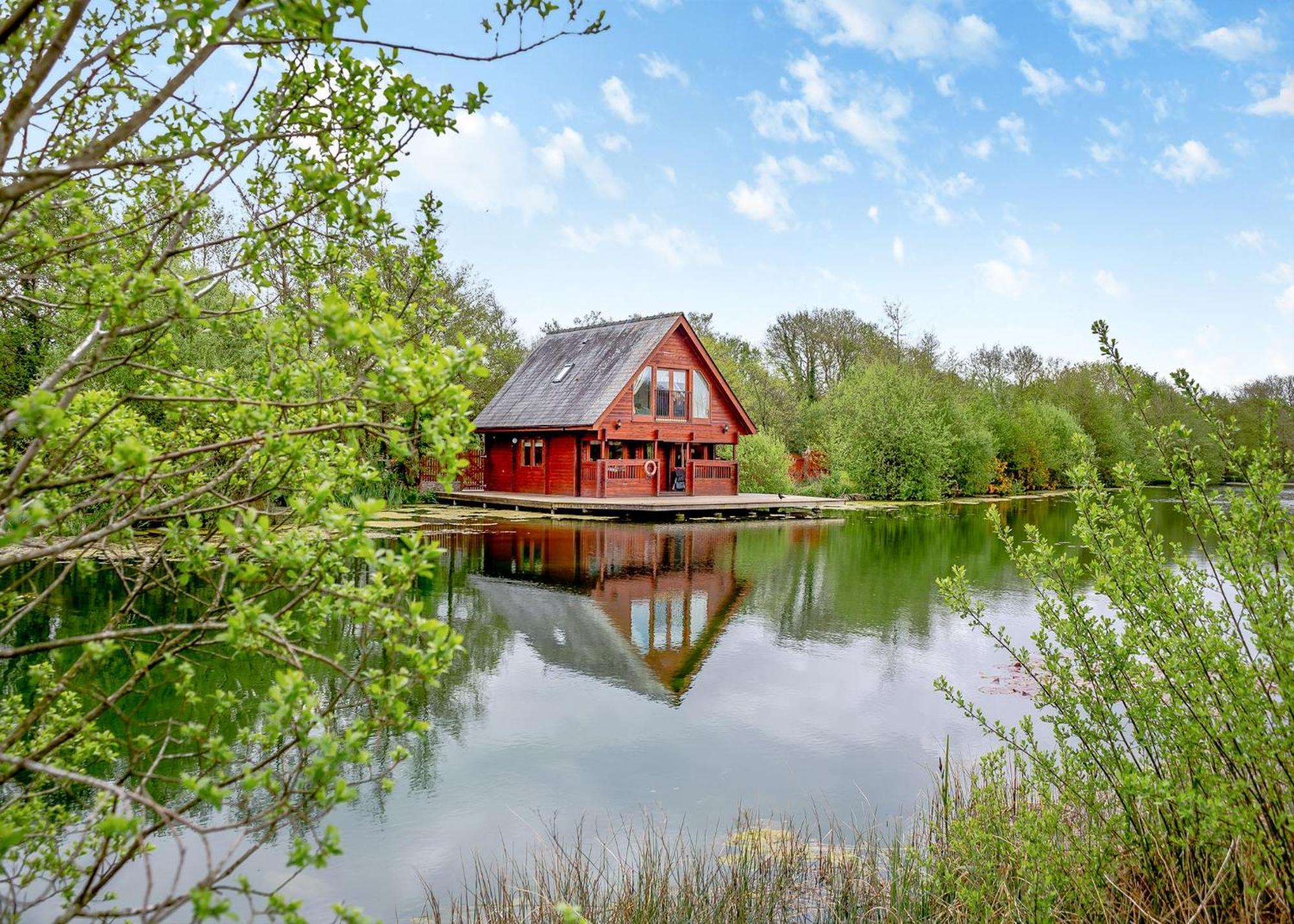 Anglesey Lakeside Lodges Menai Bridge Dış mekan fotoğraf